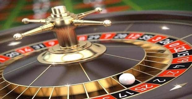 Antarmuka permainan Koprok semar 4d menampilkan kartu pemain, tombol aksi, dan informasi pemain lain di meja